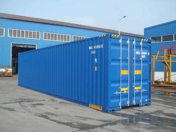40 Fuß Container kaufen: 40-Fuß-Seecontainer auf Stellplatz